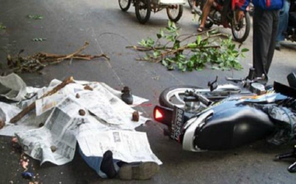 Accident sur la route de Nioro : Un mort suite à une collision entre un camion et une moto jakarta