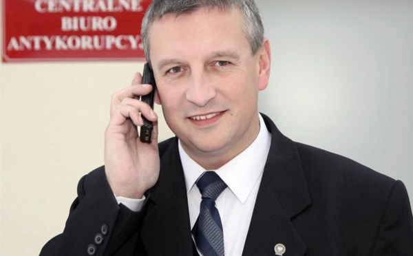 Pologne: du matériel d'écoutes découvert dans une salle de réunion du gouvernement