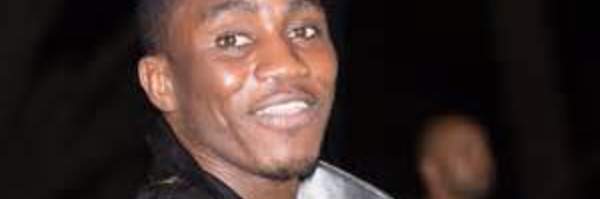 Wally Seck offre des bourses à des centaine d'étudians