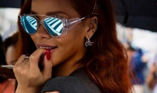 Rihanna en couple avec Lewis Hamilton ? Découvrez le cadeau ultra sexy du pilote de Formule 1