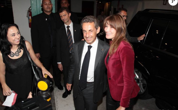 Carla Bruni au Brésil : Scène, bain de foule et retrouvailles avec son papa