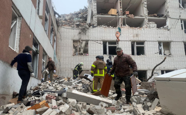 Ukraine: cinq morts dans des frappes russes, d'après les autorités régionales