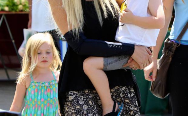 Tori Spelling gravement brûlée : La star porte plainte