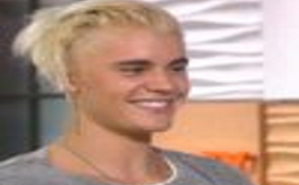 Justin Bieber, blond platine, il devient la risée de la Toile !