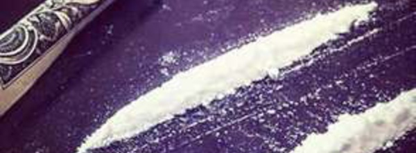 POUR SES 18 ANS, UNE MÈRE OFFRE À SA FILLE... DE LA COCAÏNE !