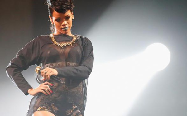 Rihanna : “Taylor Swift est un modèle à suivre, pas moi”