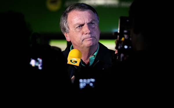 Brésil: l'ex-président Bolsonaro soupçonné de «participation active» à un projet de coup d'État