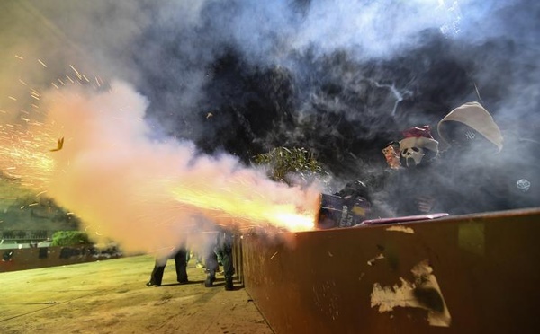Géorgie: arrestation de 48 personnes lors des manifestations pro-Union européenne de la nuit