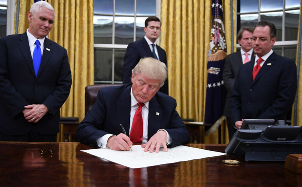 USA : Donald Trump signe un décret établissant l’anglais comme langue officielle du pays