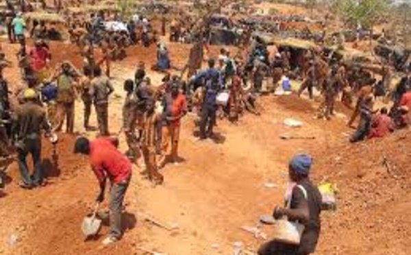 Ghana: une association porte plainte contre l'État et sa politique d'expulsion des orpailleurs étrangers