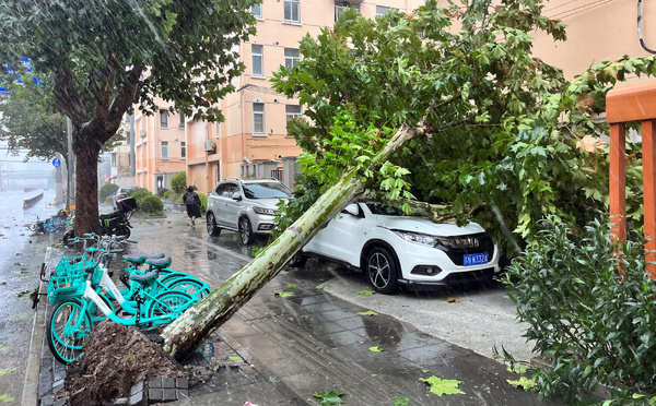 Chine: Shanghai évacue 283 000 personnes à l'approche d'un typhon