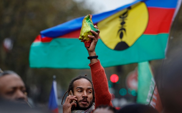 Nouvelle-Calédonie: les indépendantistes du FLNKS annoncent rejeter l'accord de Bougival