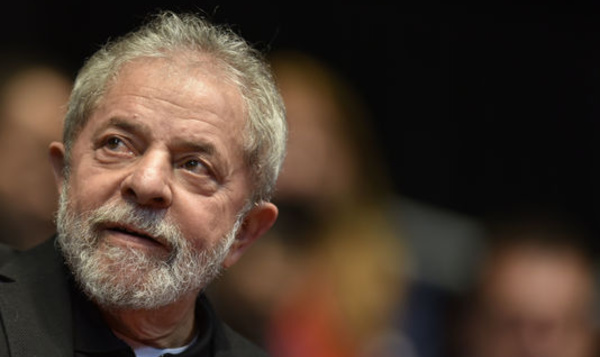 Brésil : l’ex-président Lula da Silva en garde à vue dans une affaire de corruption