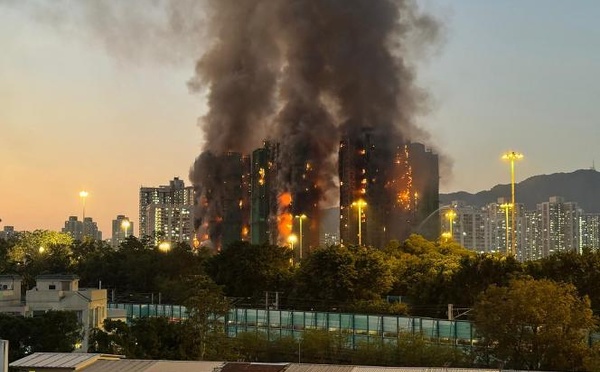 Hong Kong : au moins 65 morts dans le pire incendie depuis des décennies