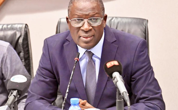 Réforme des bourses d'études, le ministère de l'Éducation apporte des éclaircissements cet après-midi