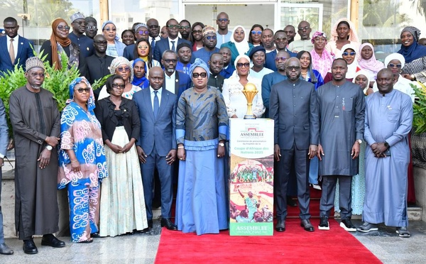 CAN 2025 : le trophée présenté à l’Assemblée nationale