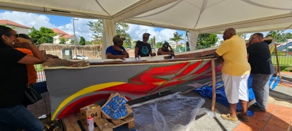 Gorée : une pirogue offerte dans le cadre du 50e anniversaire de la rencontre entre Aimé Césaire et Léopold Sédar Senghor