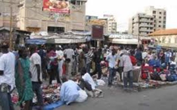 Mbour : l’occupation anarchique des rues au marché central inquiète les commerçants