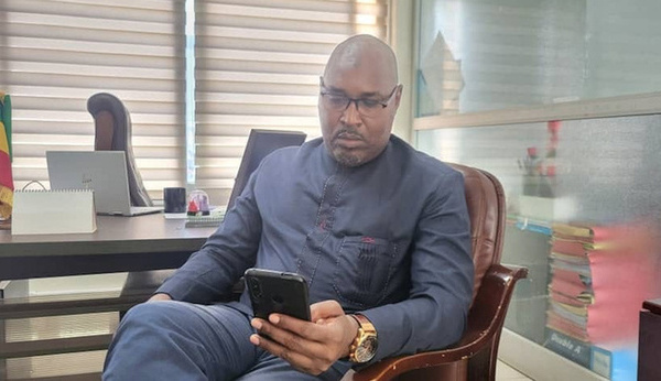 Pikine-Guédiawaye: le chroniqueur Adama Fall condamné à 03 mois de prison avec sursis et 100.000 FCFA d’amende