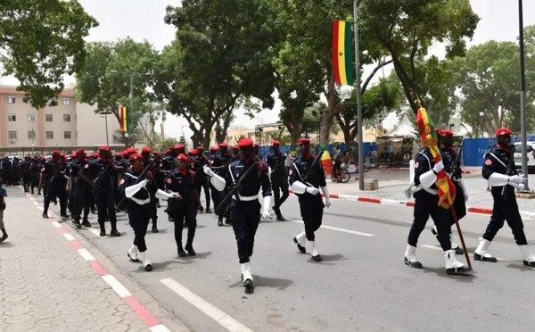 Défilé du 4 avril à Thiès : répétition générale des troupes en présence du CEMGA