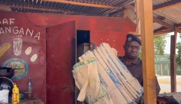 Vélingara : le service d’hygiène en guerre contre l’usage des papiers ciment dans les dibiteries