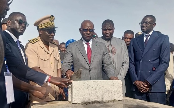 Pointe Sarène: Boubacar Camara procède à la pose de la première pierre d’un hôtel cinq étoiles de 250 chambres