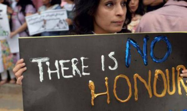 Au Pakistan, des parents accusés d'avoir égorgé leur fille enceinte au nom de l'honneur