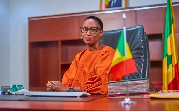 Sénégal : Tahirou Sarr défend la ministre Djirèye Clothilde Coly face aux critiques sur son apparence