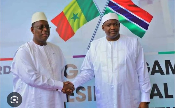 Après Dakar, Macky Sall poursuit sa campagne en Gambie auprès d'Adama Barrow