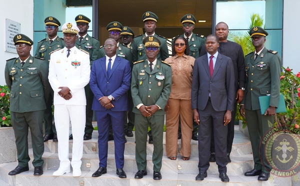 Visite à l’état-major de l’Armée de Terre  : le ministre Yankhoba Diémé rassuré par l’engagement des troupes terrestres
