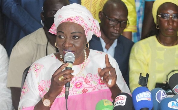 Mimi Touré à Méouane : « le président Diomaye se concentre sur l'essentiel, pas sur les bavardages »