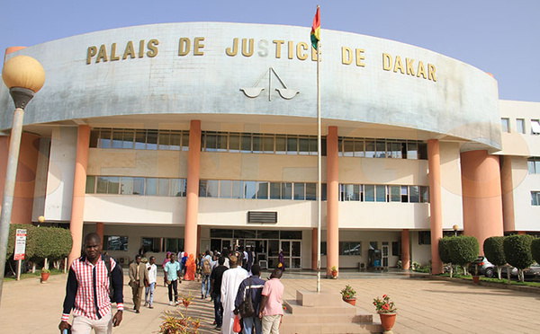 Tribunal de Dakar : la demande de libération d’office de Nabou Leye rejetée