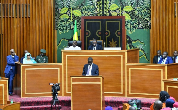  Ousmane Sonko : «  jamais la question de la dette n'a été abordée en Conseil des ministres »
