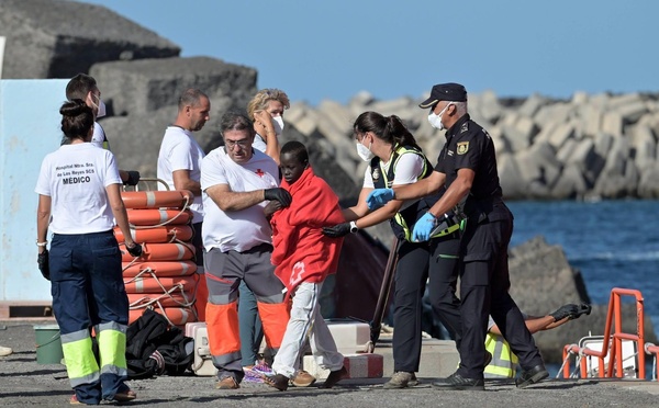 ​Après 7 jours de mer depuis la Gambie : une pirogue arrive à El Hierro avec 2 morts et 131 survivants