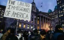 Etats-Unis : une famille afghane retenue à l'aéroport