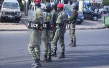 Sénégal-Macky Sall à la police: des grenades lacrymogènes entrent en jeu