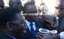 Photos - Sénégal-le passeport de Macky Sall confisqué