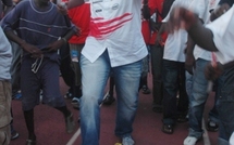 Sénégal – après avoir improvisé une marche : Demba Dia refuse d’être cueilli par la police