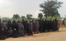 Nigeria: l’impatience grandissante des familles des lycéennes de Chibok libérées