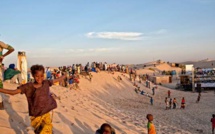 Au Mali, une scène nomade au milieu des sables