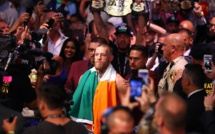 (Vidéo) - Après sa défaite contre Mayweather, Conor McGregor conteste le KO... Regardez !!!