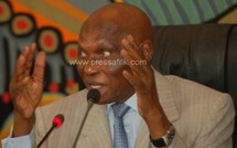 Wade pour le maintien du second tour avec des réserves