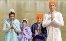 Le Premier ministre canadien Justin Trudeau moqué pour sa diplomatie de la mode en Inde