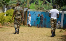 Cameroun : Le Président Paul Biya crée une «région militaire» dans une province anglophone