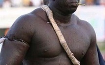 Yékini contre Bombardier en janvier 2011.