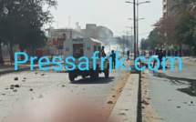 Scandaleux !!! La vidéo du véhicule de police qui fonce sur les étudiants