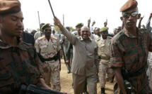 Des organisations demandent au Tchad d’arrêter Omar El Béchir.