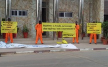 URGENT - Des militants de Greenpeace protestent devant les locaux de l’ANAM