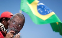 Brésil: l’inéligibilité de Lula rebat les cartes de la présidentielle