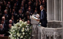 ​Obama livre un hommage à son ancien adversaire John McCain, "Nous étions dans la même équipe"